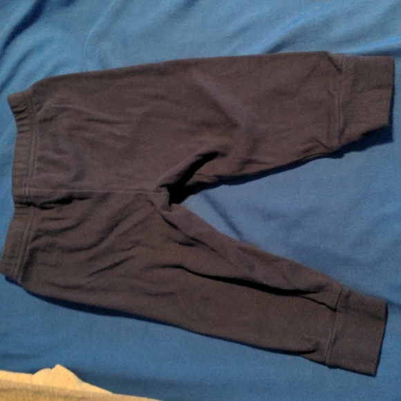 6 pairs of boys pants - Picture 9 of 16